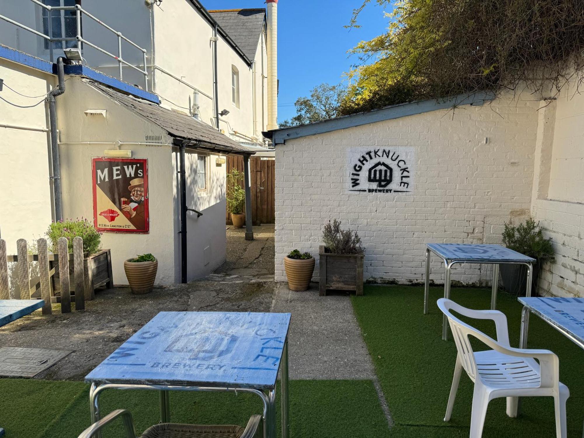 The Pilot Boat Inn, Isle Of Wight Бембридж Екстериор снимка